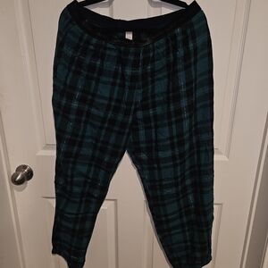 Victoria's Secret Women's Plaid Pajama Pants - Black and Green